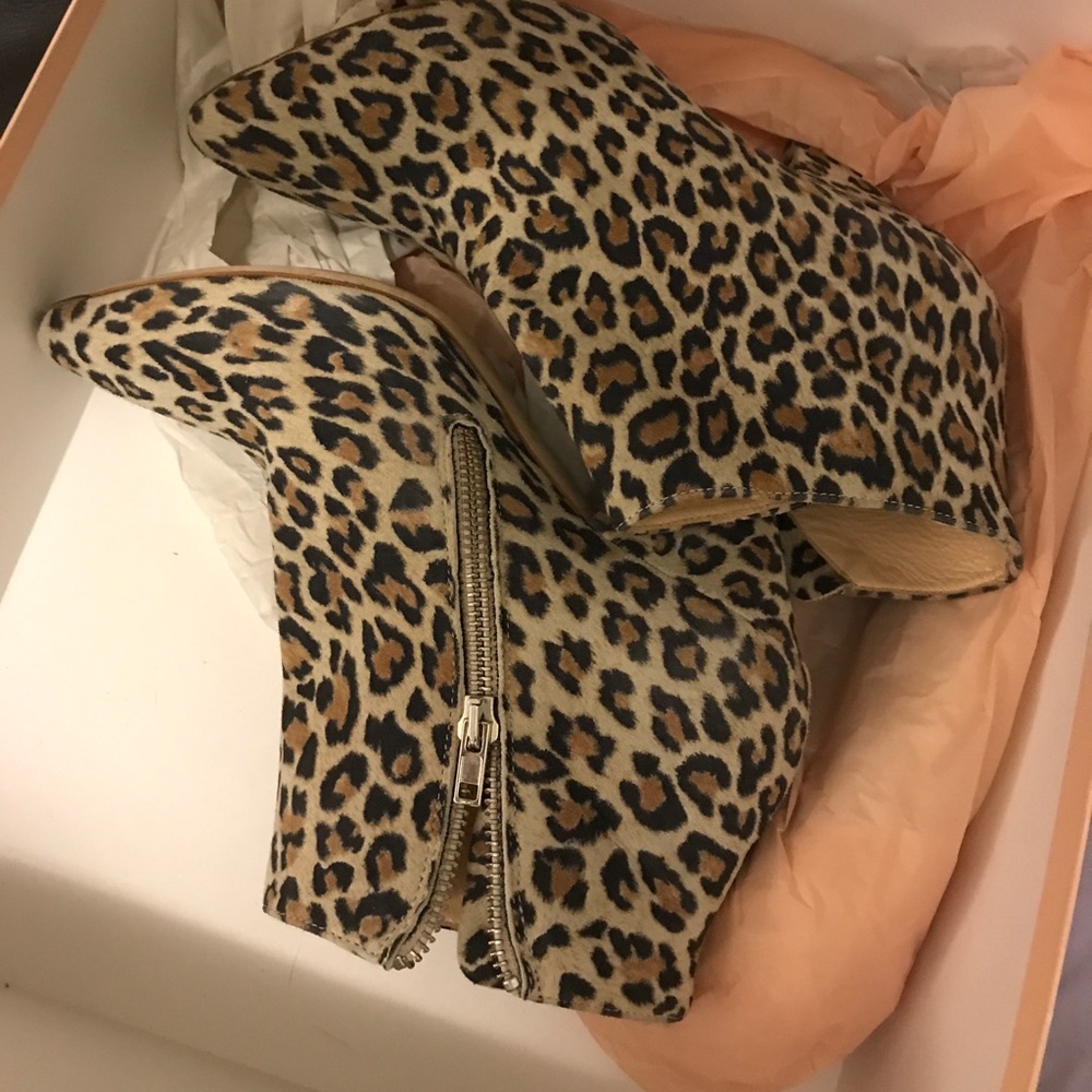 Loeffler Randall - hardly worn